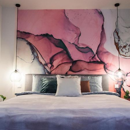 Danubio****2 Bedrooms-Be In The Center Of It All! Budapest Exteriör bild