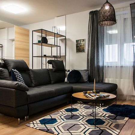 Danubio****2 Bedrooms-Be In The Center Of It All! Budapest Exteriör bild